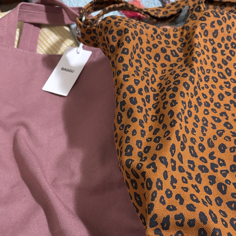 BAGGU Animal Print and Mauve Tote Set Duck bags 2 for $60 NWOT One has new tags